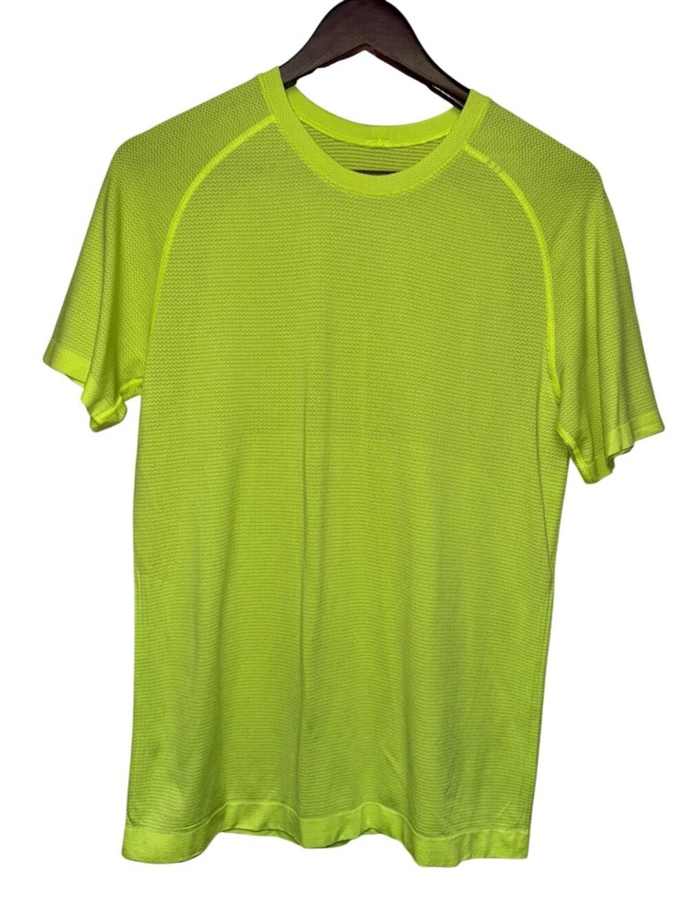 Lululemon Men's Highlighter Yellow Short Sleeve Athletic T-Shirt Lightweight Run